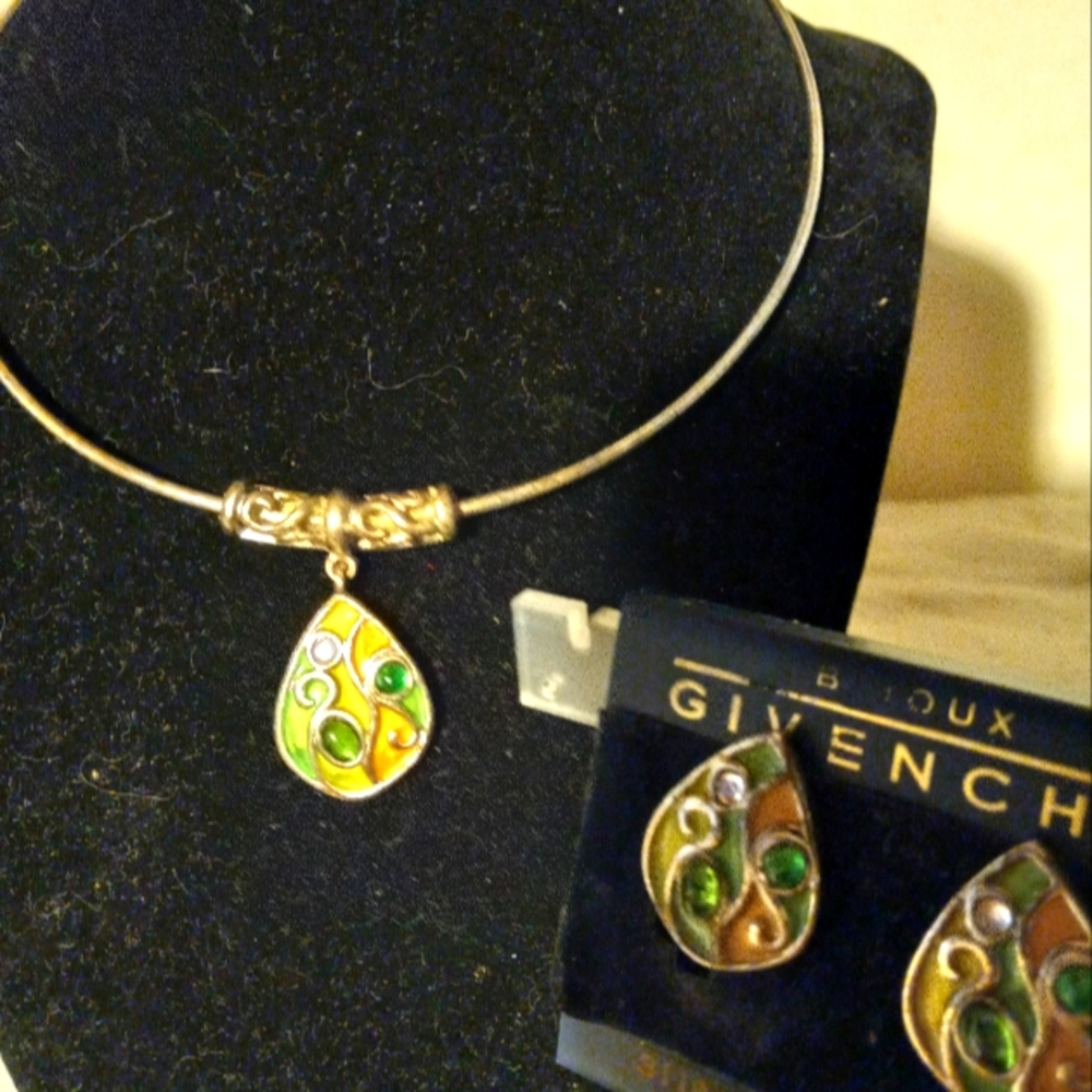 Not new,never worn,with tags 2pc Givenchy chocker metal necklace & clips enamels
